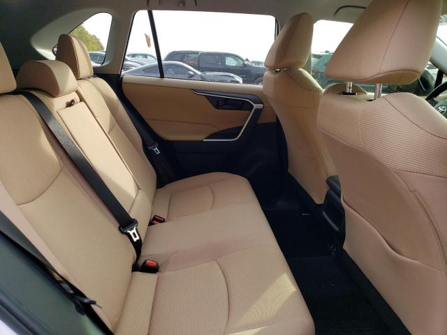 Photo 11 from auction – 2020 TOYOTA RAV4 LE with VIN JTMH1RFV4LD055457
