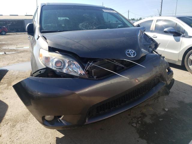 Photo 5 from auction – 2013 TOYOTA SIENNA XLE with VIN 5TDYK3DC2DS379489