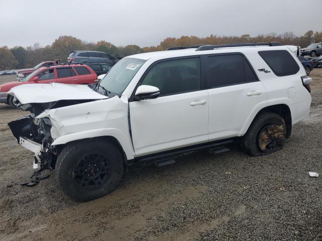 TOYOTA 4RUNNER SR 2019 with VIN JTEBU5JR7K5698258 - Photo from auction