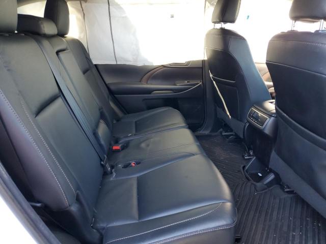 Photo 11 from auction – 2018 TOYOTA HIGHLANDER with VIN 5TDJZRFH1JS913022
