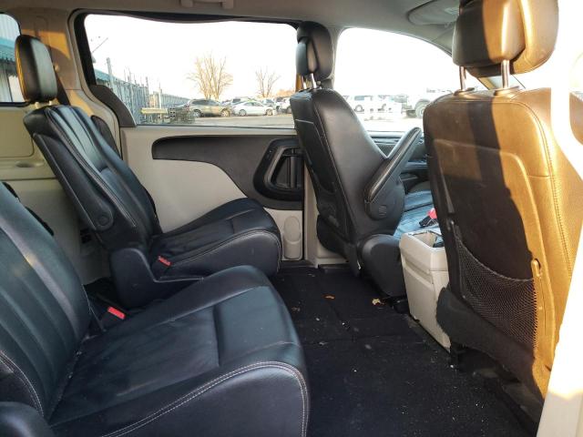 Photo 11 from auction – 2014 CHRYSLER TOWN & COU with VIN 2C4RC1BGXER325525