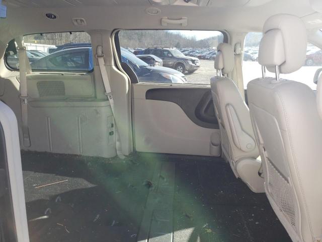 Photo 11 from auction – 2012 CHRYSLER TOWN & COU with VIN 2C4RC1CG9CR151152
