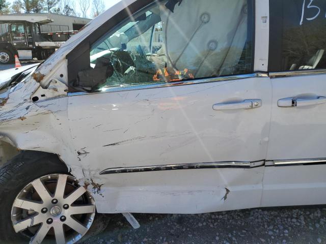 Photo 7 from auction – 2015 CHRYSLER TOWN & COU with VIN 2C4RC1BG1FR661954