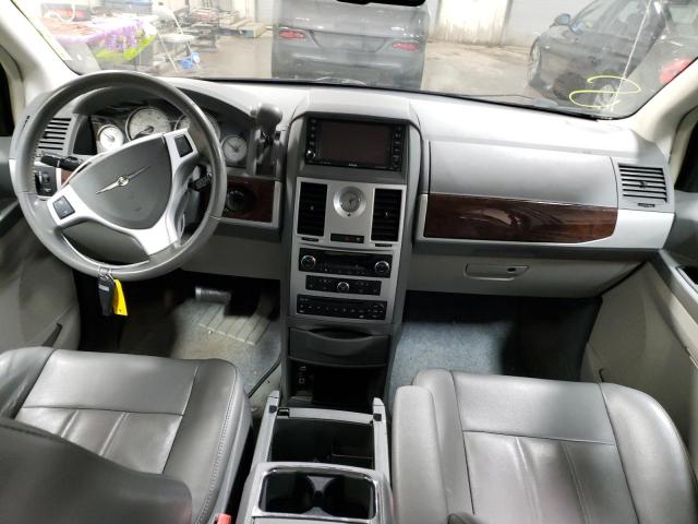 Photo 8 from auction – 2010 CHRYSLER TOWN & COU with VIN 2A4RR5DX1AR253928