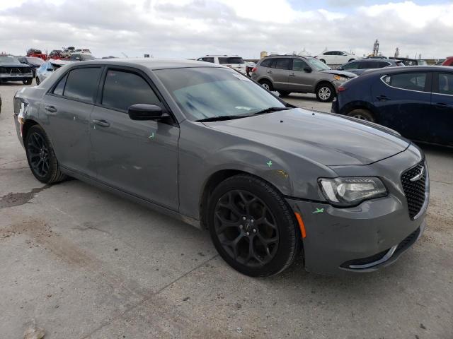 Photo 4 from auction – 2019 CHRYSLER 300 TOURIN with VIN 2C3CCAAG1KH577709