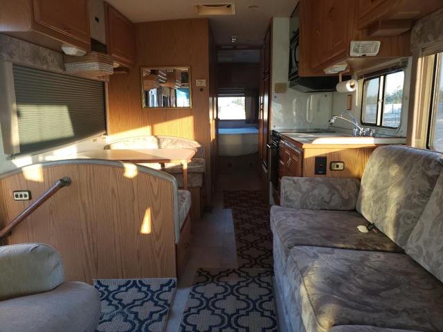 Photo 6 from auction – 1999 WINNEBAGO ADVENTURER with VIN 3FCNF53S2XJA07359