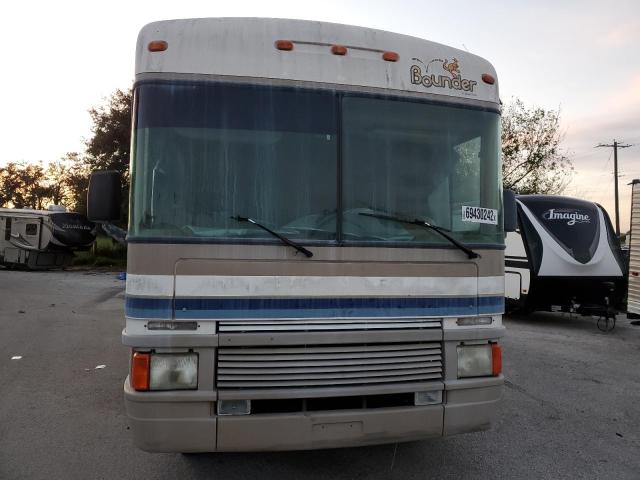 Photo 9 from auction – 1998 CHEVROLET P30 with VIN 1GBLP37J1W3311490