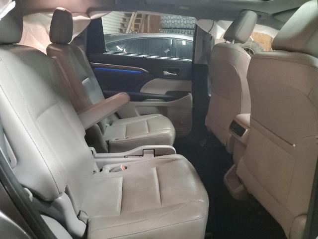 Photo 11 from auction – 2017 TOYOTA HIGHLANDER with VIN 5TDDZRFH8HS405542