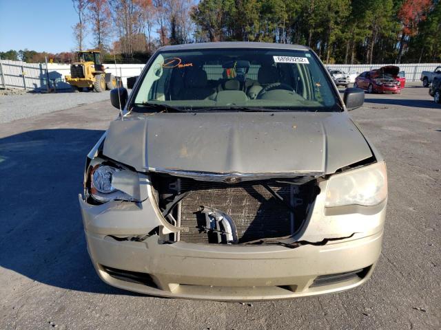Photo 5 from auction – 2010 CHRYSLER TOWN & COU with VIN 2A4RR2D10AR329939