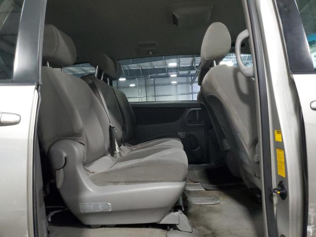 Photo 11 from auction – 2004 TOYOTA SIENNA CE with VIN 5TDZA23C44S143803
