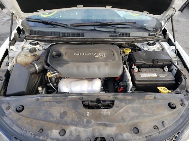 Photo 11 from auction – 2015 CHRYSLER 200 S with VIN 1C3CCCBB9FN604831