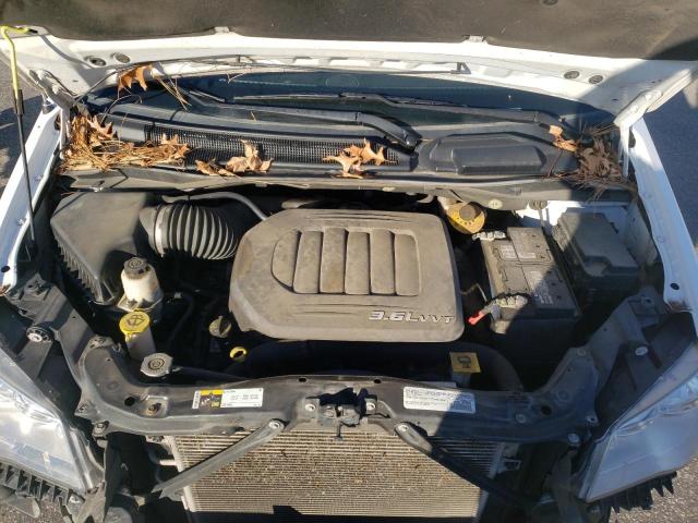 Photo 12 from auction – 2016 CHRYSLER TOWN & COU with VIN 2C4RC1BGXGR187469