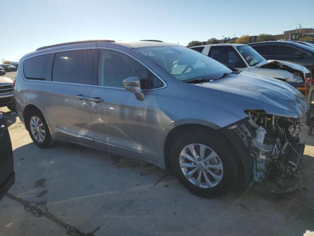 Photo 4 from auction – 2017 CHRYSLER PACIFICA T with VIN 2C4RC1BG0HR683432