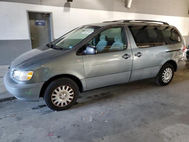 TOYOTA SIENNA LE 2000 with VIN 4T3ZF13C1YU219946 - Photo from auction