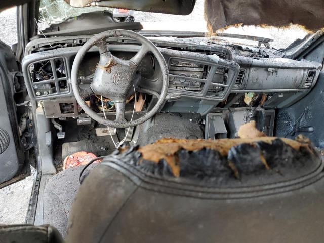 Photo 8 from auction – 2002 CHEVROLET SILVERADO with VIN 2GCEC19V221278035