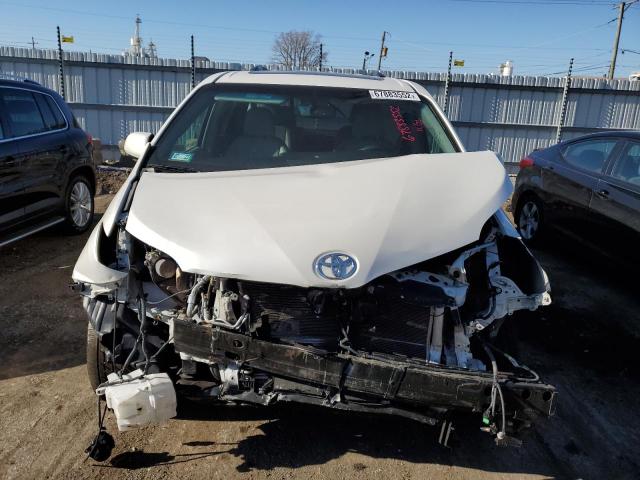 Photo 5 from auction – 2017 TOYOTA SIENNA XLE with VIN 5TDDZ3DC2HS163531