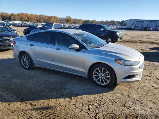 Photo 4 from auction – 2017 FORD FUSION SE with VIN 3FA6P0H72HR112744