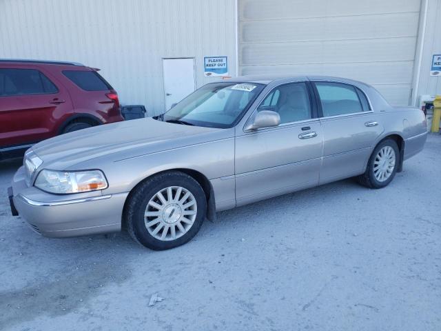 LINCOLN TOWN CAR E 2003 with VIN 1LNHM81W33Y660267 - Photo from auction