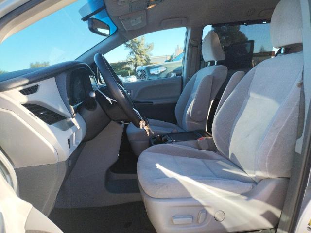 Photo 7 from auction – 2017 TOYOTA SIENNA LE with VIN 5TDKZ3DC0HS822438