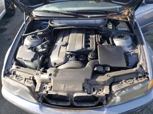 Photo 11 from auction – 2003 BMW 325 I with VIN WBAET37463NJ34443
