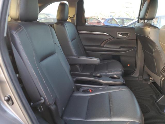 Photo 11 from auction – 2016 TOYOTA HIGHLANDER with VIN 5TDDCRFH2GS019702