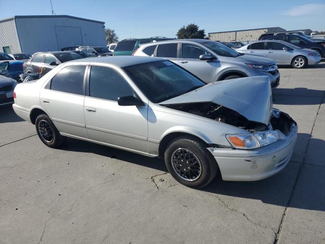 Photo 4 from auction – 2000 TOYOTA CAMRY CE with VIN 4T1BG22K5YU694702