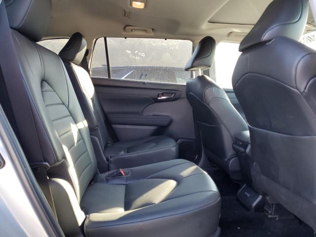 Photo 11 from auction – 2022 TOYOTA HIGHLANDER with VIN 5TDGZRAH9NS547298