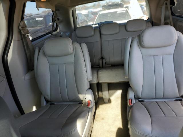 Photo 10 from auction – 2005 CHRYSLER TOWN & COU with VIN 2C4GP54L65R372256