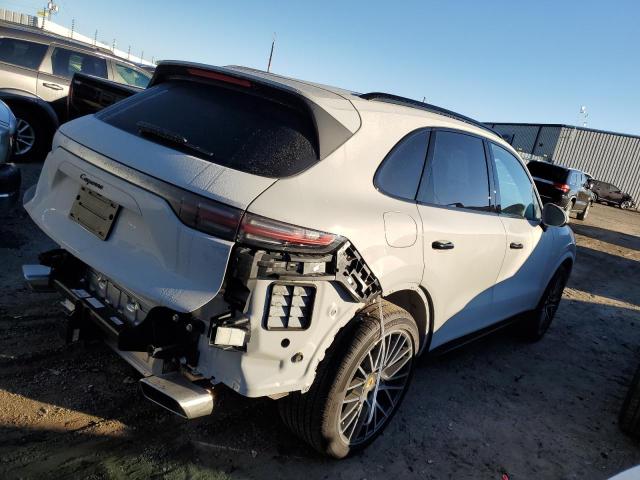 Photo 3 from auction – 2022 PORSCHE CAYENNE with VIN WP1AA2AY5NDA02553