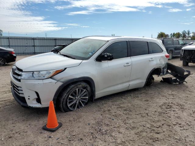 TOYOTA HIGHLANDER 2018 مع رقم تعريف المركبة 5TDKZRFH9JS529915 - صورة من المزاد