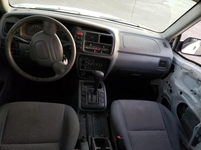 Photo 8 from auction – 2000 CHEVROLET TRACKER with VIN 2CNBE13C6Y6934734