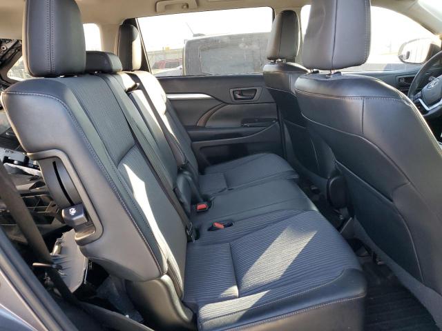 Photo 11 from auction – 2015 TOYOTA HIGHLANDER with VIN 5TDZKRFH5FS050420