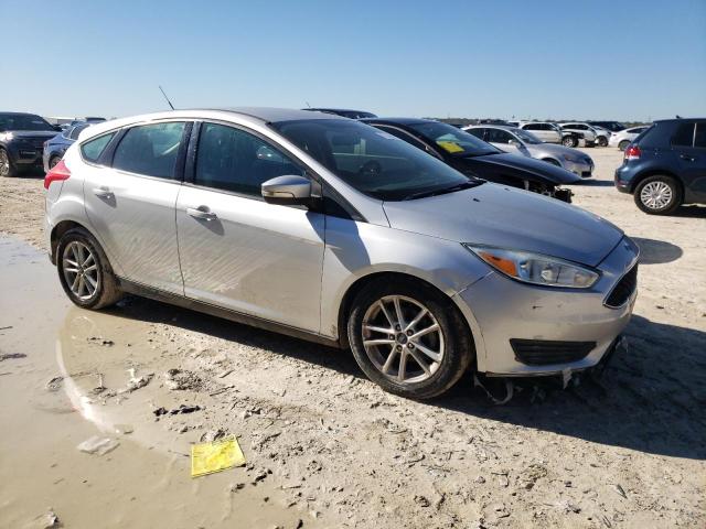 Zdjęcie 4 z aukcji – 2017 FORD FOCUS SE z VIN 1FADP3K27HL216439