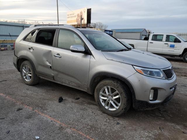 Photo 4 from auction – 2015 KIA SORENTO LX with VIN 5XYKTCA64FG571482