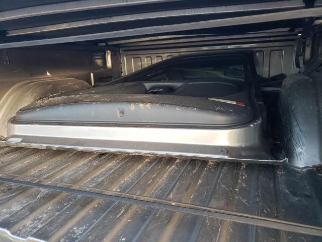 Photo 12 from auction – 2000 CHEVROLET SILVERADO with VIN 2GCEC19V7Y1358715