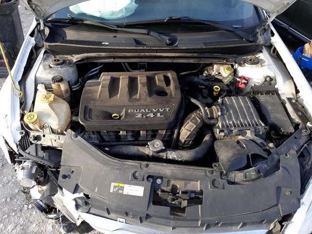 Photo 11 from auction – 2014 CHRYSLER 200 LX with VIN 1C3CCBAB6EN122599