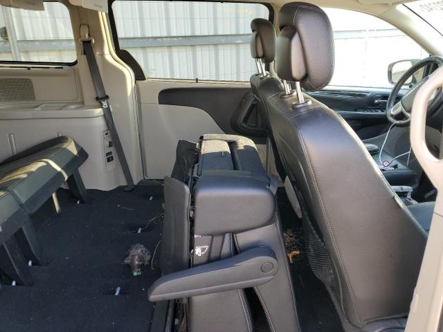 Photo 11 from auction – 2016 CHRYSLER TOWN & COU with VIN 2C4RC1BG6GR215901