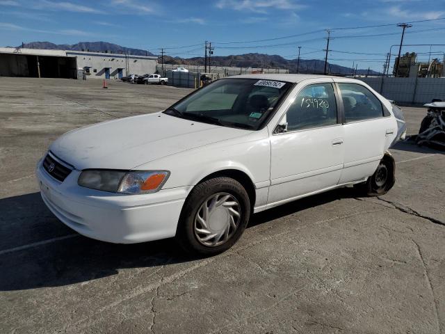 TOYOTA CAMRY CE 2000 con VIN JT2BF22K6Y0244760 - Foto de la subasta