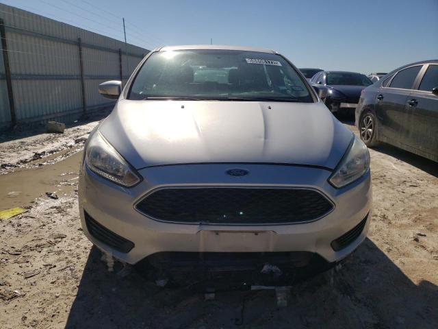 Zdjęcie 5 z aukcji – 2017 FORD FOCUS SE z VIN 1FADP3K27HL216439