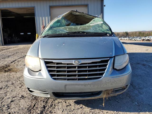 Photo 5 from auction – 2005 CHRYSLER TOWN & COU with VIN 2C4GP44R55R591370