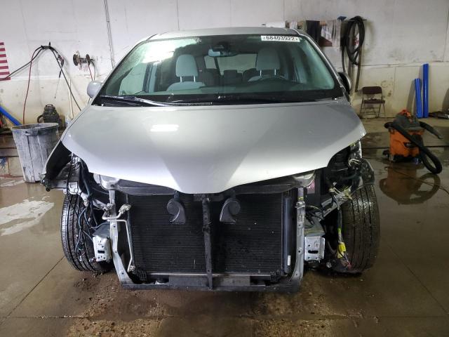 Photo 5 from auction – 2018 TOYOTA SIENNA LE with VIN 5TDKZ3DC4JS957833