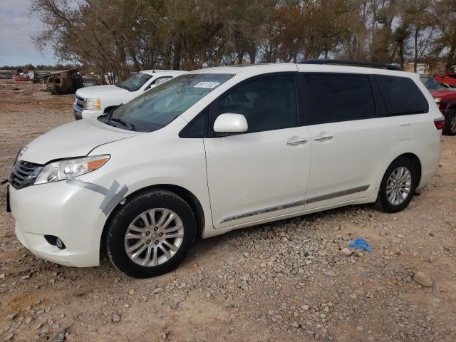 TOYOTA SIENNA XLE 2017 with VIN 5TDYZ3DC1HS786902 - Photo from auction