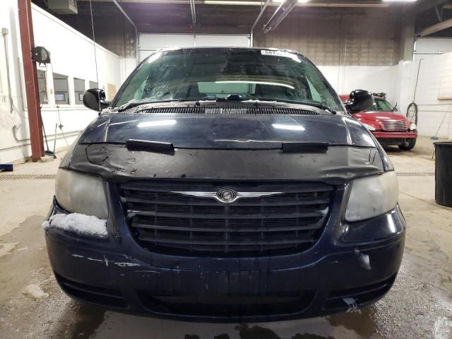 Photo 5 from auction – 2005 CHRYSLER TOWN & COU with VIN 1C4GP45R95B277251