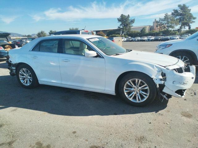 Photo 4 from auction – 2017 CHRYSLER 300 LIMITE with VIN 2C3CCAAG1HH599654