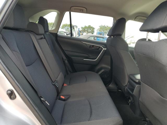Photo 11 from auction – 2020 TOYOTA RAV4 LE with VIN JTMK1RFV2LD060632