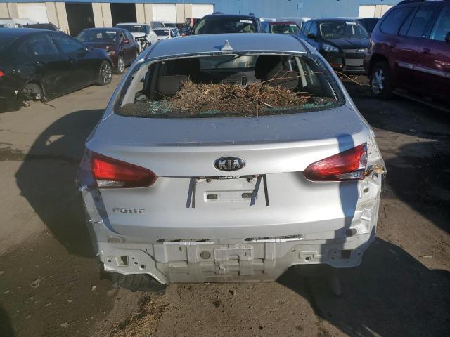 Photo 6 from auction – 2017 KIA FORTE LX with VIN 3KPFK4A77HE135468