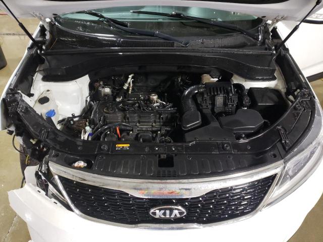 Photo 12 from auction – 2015 KIA SORENTO LX with VIN 5XYKTCA69FG645799