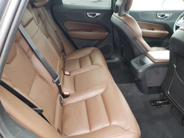 Photo 11 from auction – 2018 VOLVO XC60 T5 with VIN LYV102RK1JB083592