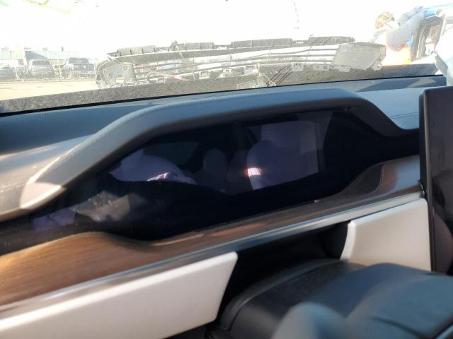 Photo 9 from auction – 2022 TESLA MODEL X with VIN 7SAXCAE5XNF343572
