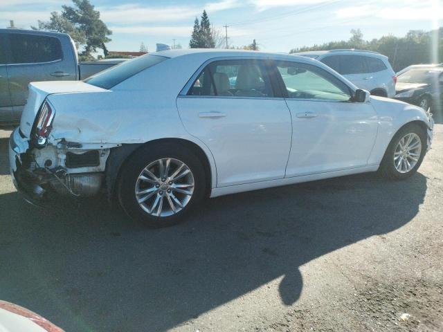 Photo 3 from auction – 2017 CHRYSLER 300 LIMITE with VIN 2C3CCAAG1HH599654